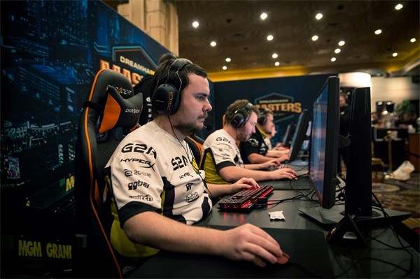 体育回顾历史：重温泰山队历届足协杯夺冠时刻